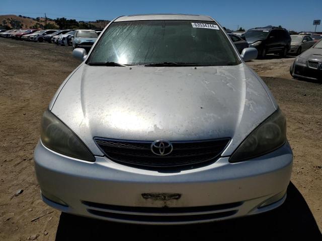 4T1BE32K03U200198 - 2003 TOYOTA CAMRY LE SILVER photo 5