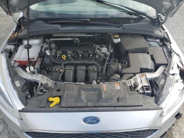1FADP3K27JL231304 - 2018 FORD FOCUS SE Silber Foto 11