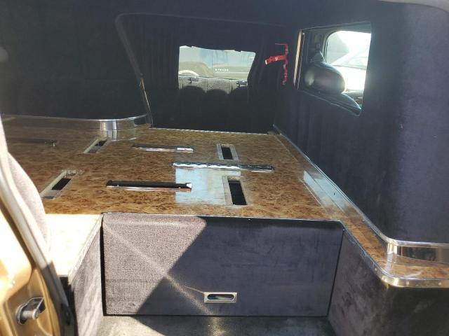 1LJFM81W9XY705825 - 1999 LINCOLN TOWN CAR EXECUTIVE Ոսկեգույն լուսանկար 10