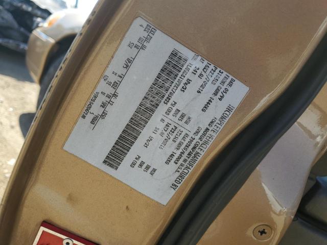 1LJFM81W9XY705825 - 1999 LINCOLN TOWN CAR EXECUTIVE Ոսկեգույն լուսանկար 12