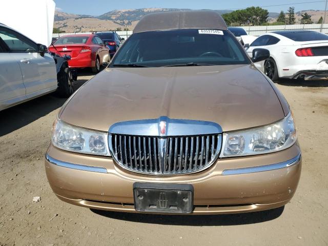 1LJFM81W9XY705825 - 1999 LINCOLN TOWN CAR EXECUTIVE Ոսկեգույն լուսանկար 5