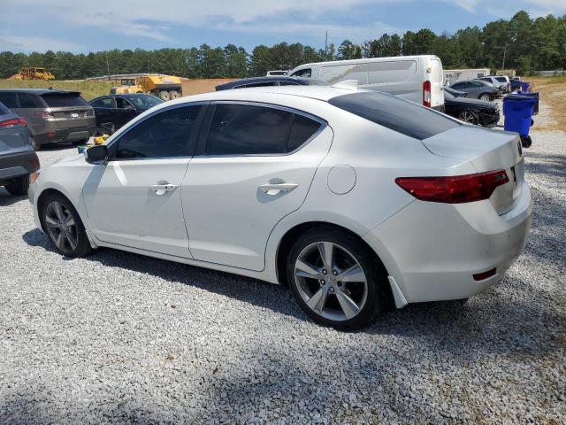 19VDE1F76DE004783 - 2013 ACURA ILX 20 TECH WHITE photo 2