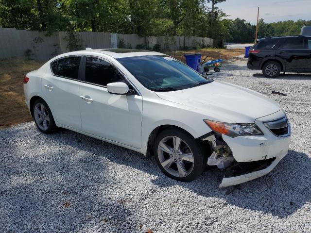 19VDE1F76DE004783 - 2013 ACURA ILX 20 TECH WHITE photo 4