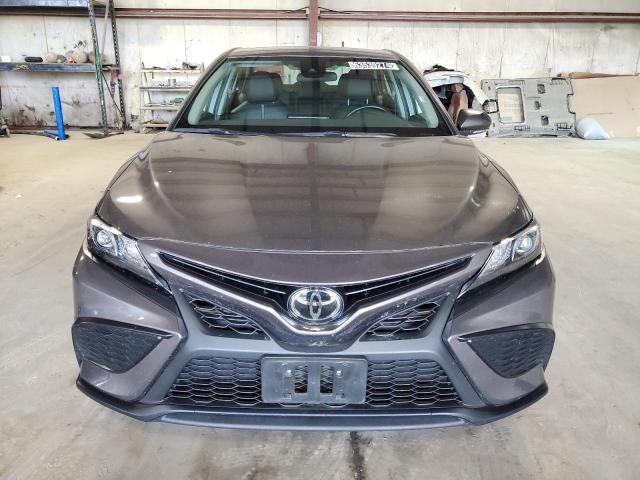 4T1G11AK0PU748828 - 2023 TOYOTA CAMRY SE NIGHT SHADE GRAY photo 5