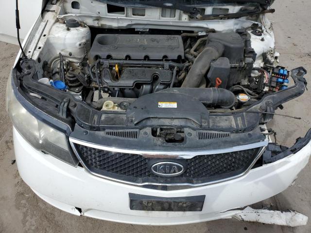 KNAFU4A22A5827926 - 2010 KIA FORTE EX WHITE photo 11