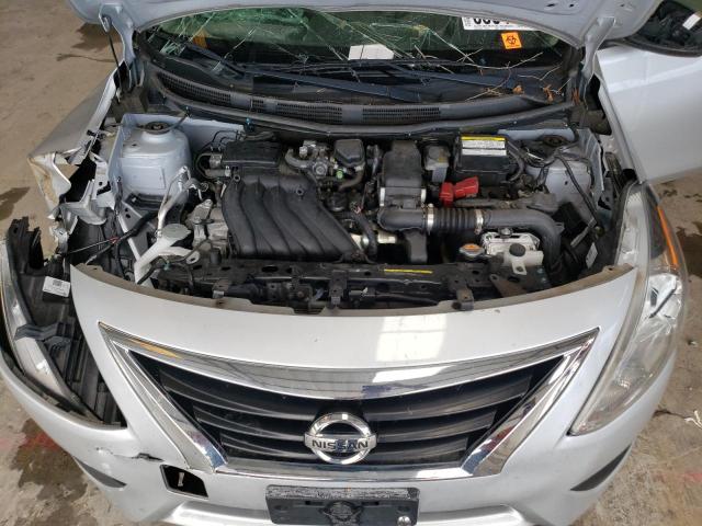 3N1CN7AP0JL888596 - 2018 NISSAN VERSA S SILVER photo 11