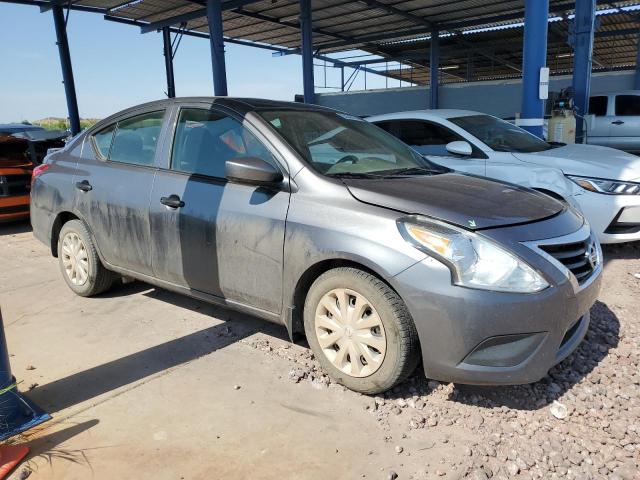 3N1CN7AP7JL803625 - 2018 NISSAN VERSA S GRAY photo 4