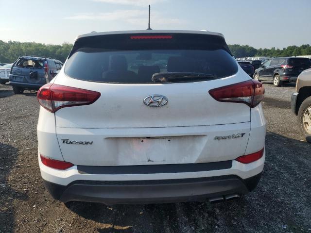 KM8J3CA24GU025558 - 2016 HYUNDAI TUCSON LIMITED WHITE photo 6