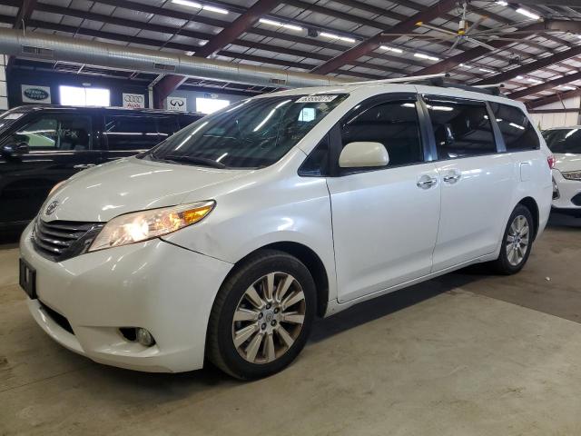 2015 TOYOTA SIENNA XLE, null