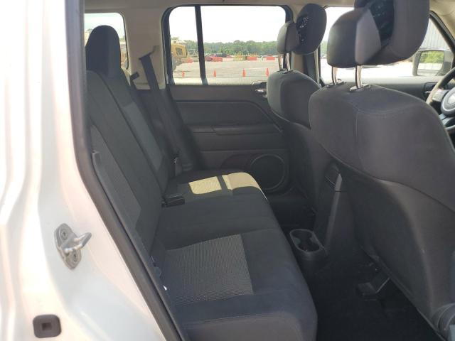 1C4NJPBA2CD565459 - 2012 JEEP PATRIOT SPORT WHITE photo 11