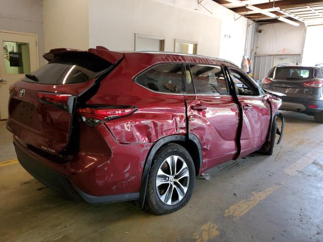 5TDGZRBH7NS238587 - 2022 TOYOTA HIGHLANDER XLE RED photo 3