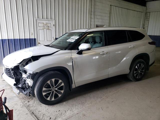 2022 TOYOTA HIGHLANDER XLE, 