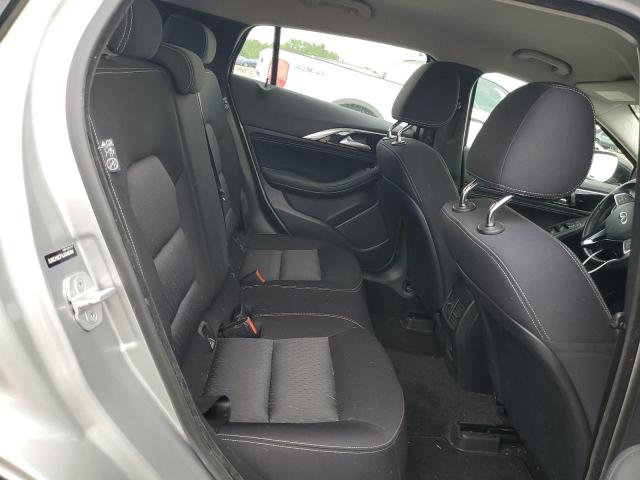 SJKCH5CP4JA048394 - 2018 INFINITI QX30 BASE SILVER photo 10