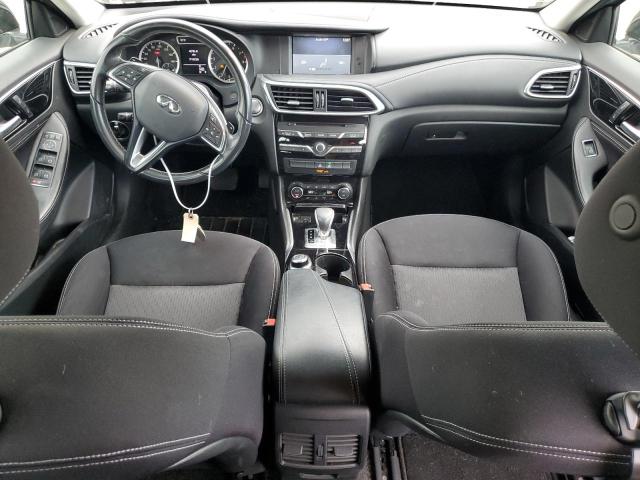 SJKCH5CP4JA048394 - 2018 INFINITI QX30 BASE SILVER photo 8