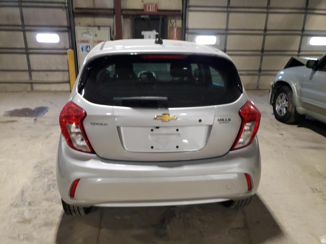 KL8CB6SA5JC479637 - 2018 CHEVROLET SPARK LS SILVER photo 6