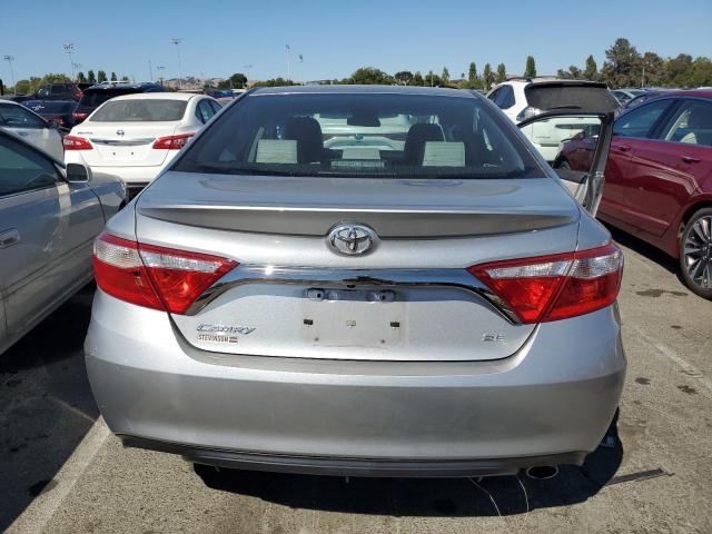 4T1BF1FK8HU322486 - 2017 TOYOTA CAMRY LE SILVER photo 6