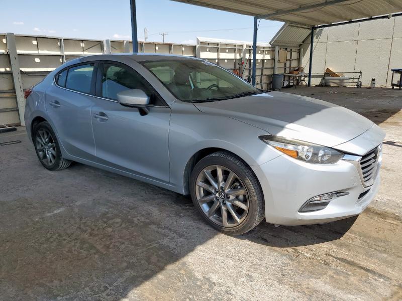 3MZBN1V36JM199540 - 2018 MAZDA 3 TOURING Сріблястий фото 4