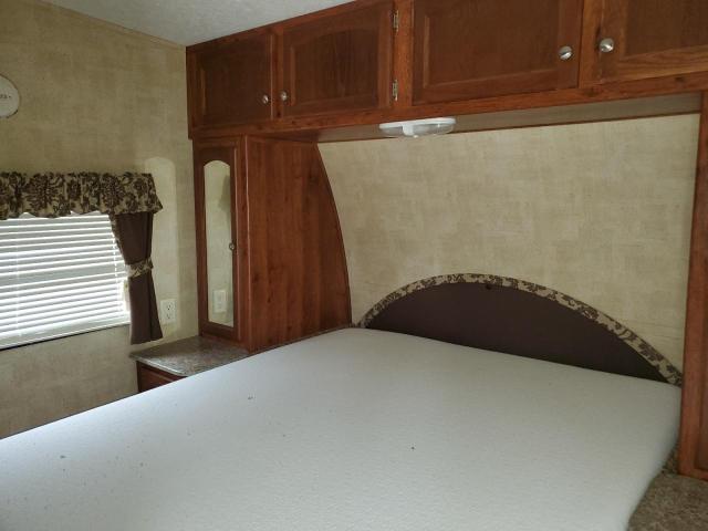 4YDT28B2XC7200526 - 2012 KEYSTONE HORNET TWO TONE photo 9