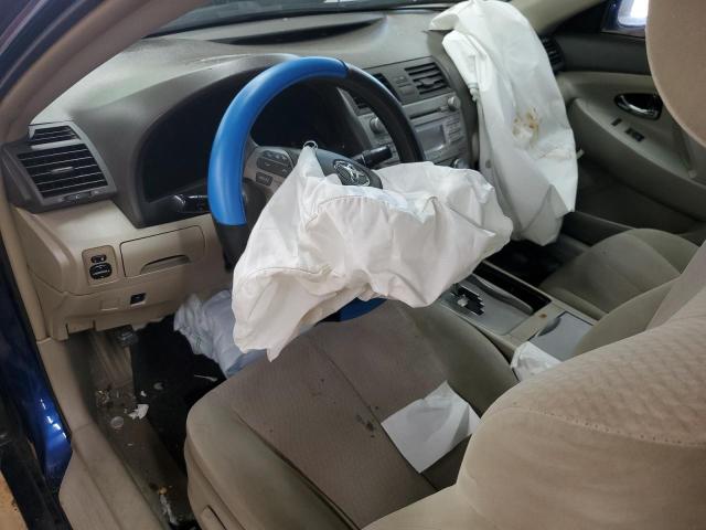 4T1BF3EK8BU697492 - 2011 TOYOTA CAMRY BASE BLUE photo 8