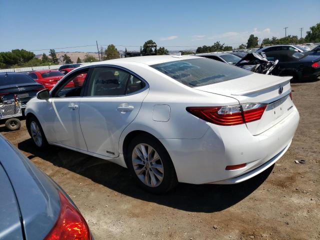 JTHBW1GG3D2033079 - 2013 LEXUS ES 300H WHITE photo 2