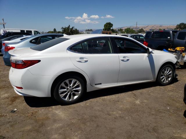 JTHBW1GG3D2033079 - 2013 LEXUS ES 300H WHITE photo 3