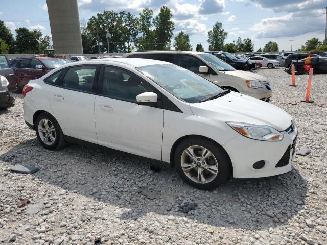 1FADP3F22DL361568 - 2013 FORD FOCUS SE WHITE photo 4