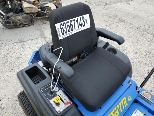 131561 - 2006 DIXO LAWN MOWER BLUE photo 5