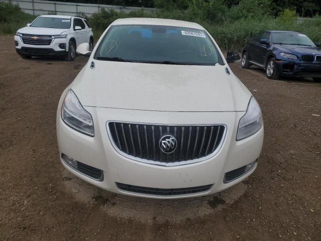 2G4GS5EV5D9131135 - 2013 BUICK REGAL PREMIUM WHITE photo 5