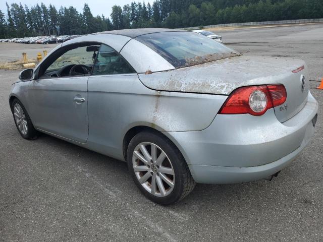 WVWBA71F37V045044 - 2007 VOLKSWAGEN EOS 2.0T SILVER photo 2