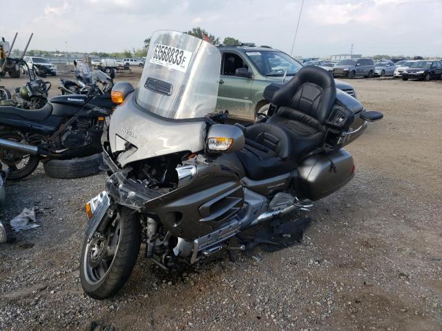 1HFSC47H18A705422 - 2008 HONDA GL1800 GRAY photo 2