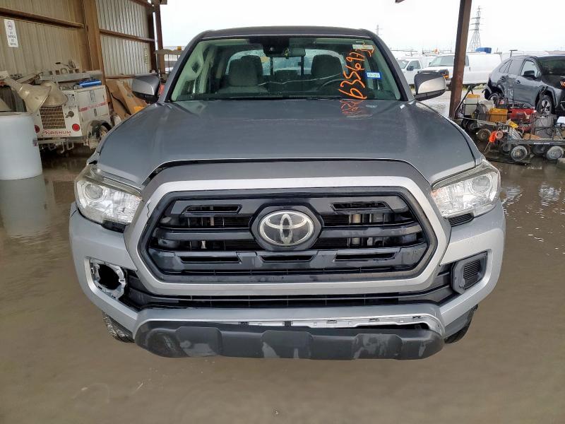 5TFAX5GN7KX137817 - 2019 TOYOTA TACOMA DOUBLE CAB Argent photo 5
