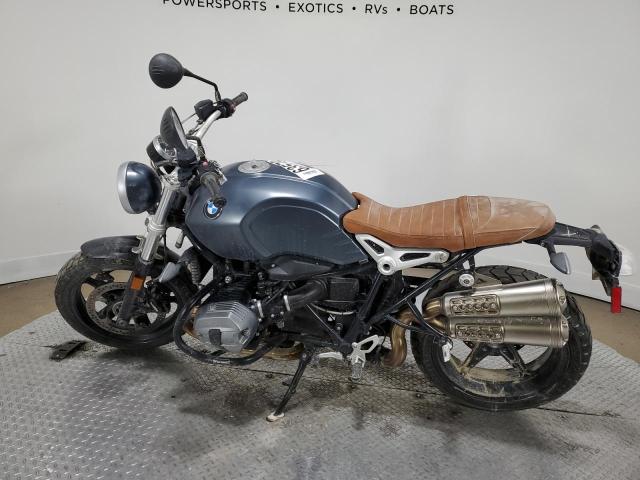 WB10J3308KZ794803 - 2019 BMW R NINE T SCRAMBLER GRAY photo 3