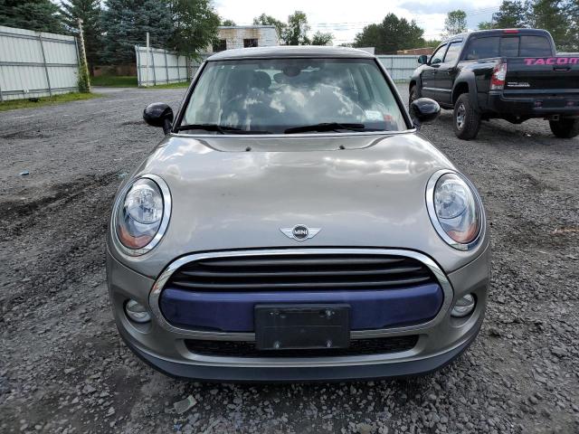 WMWXP5C56J2D71667 - 2018 MINI COOPER SILVER photo 5