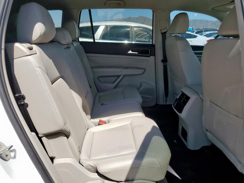 1V2DP2CA4JC599755 - 2018 VOLKSWAGEN ATLAS SE Weiß Foto 11