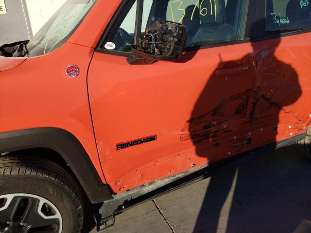 ZACCJBCT2GPD09677 - 2016 JEEP RENEGADE TRAILHAWK ORANGE photo 9