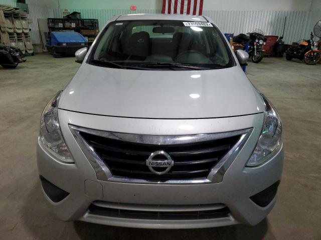 3N1CN7AP0JL887240 - 2018 NISSAN VERSA S SILVER photo 5