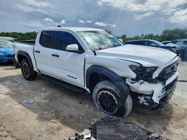 3TYLB5JN2ST079366 - 2025 TOYOTA TACOMA DOUBLE CAB WHITE photo 4