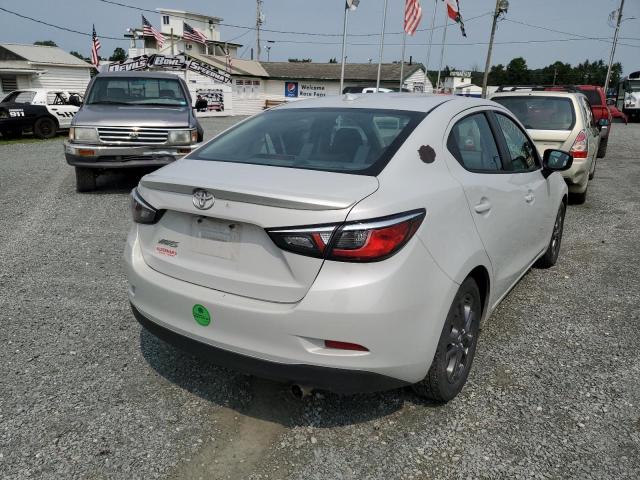 3MYDLBYV5KY505790 - 2019 TOYOTA YARIS L SILVER photo 3