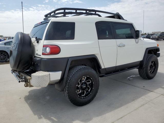 JTEBU4BFXCK124982 - 2012 TOYOTA FJ CRUISER WHITE photo 3