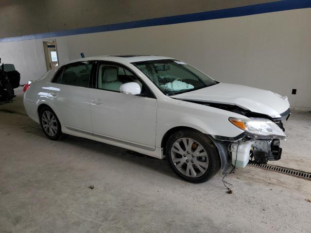 4T1BK3DBXBU400767 - 2011 TOYOTA AVALON BASE WHITE photo 4