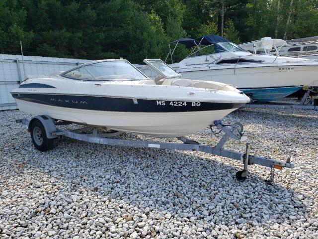 MXPC88NJB202 - 2002 MAXU BOAT WHITE photo 1