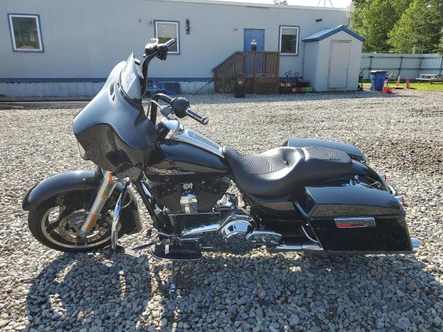 1HD1KB419BB661111 - 2011 HARLEY-DAVIDSON FLHX BLACK photo 3