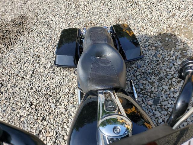 1HD1KB419BB661111 - 2011 HARLEY-DAVIDSON FLHX BLACK photo 5