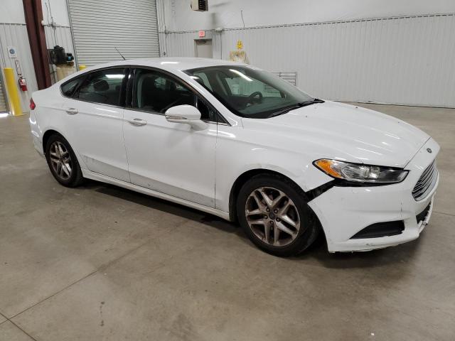 3FA6P0H73GR333218 - 2016 FORD FUSION SE WHITE photo 4