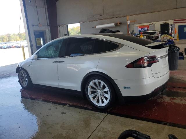 5YJXCAE20JF100088 - 2018 TESLA MODEL X WHITE photo 2