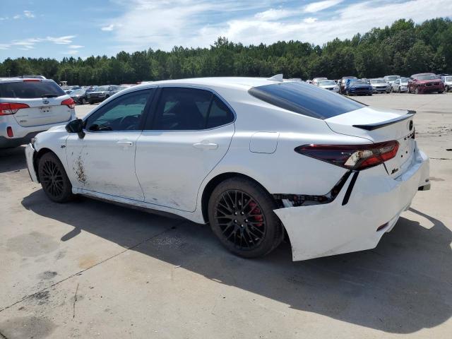 4T1G11AK6PU821328 - 2023 TOYOTA CAMRY SE NIGHT SHADE WHITE photo 2