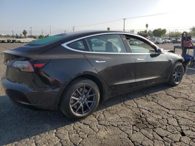 5YJ3E1EA2JF089451 - 2018 TESLA MODEL 3 Սև լուսանկար 3