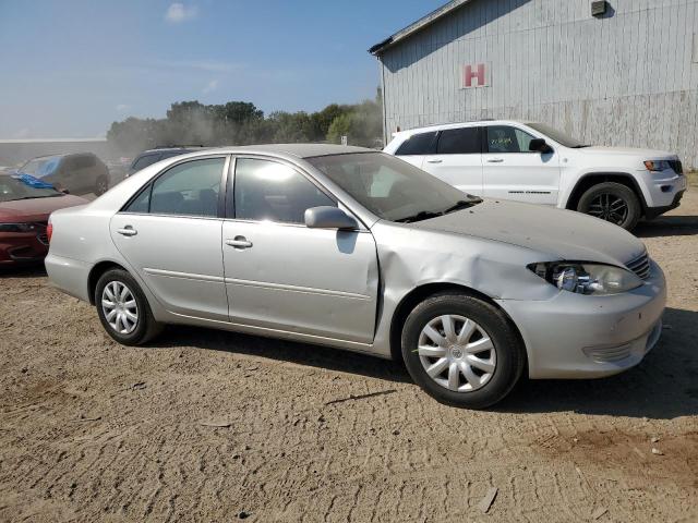 4T1BE32K45U398495 - 2005 TOYOTA CAMRY LE SILVER photo 8