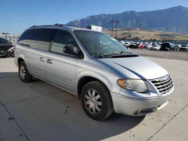 2C4GP54L55R123334 - 2005 CHRYSLER TOWN & COU TOURING SILVER photo 4