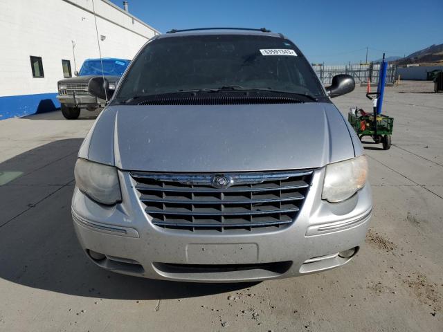2C4GP54L55R123334 - 2005 CHRYSLER TOWN & COU TOURING SILVER photo 5